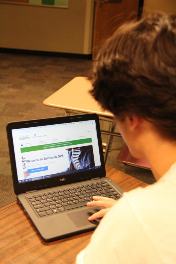 Student explores Tutor.com, a free
tutoring service for all SPS students.