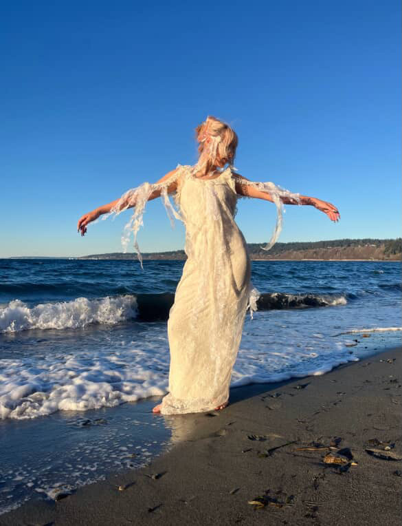 Senior Lola Stoffels-Sack has grown up sewing and designing; it’s hard to imagine her
pursuing anything other than fashion design because of her love for the art.