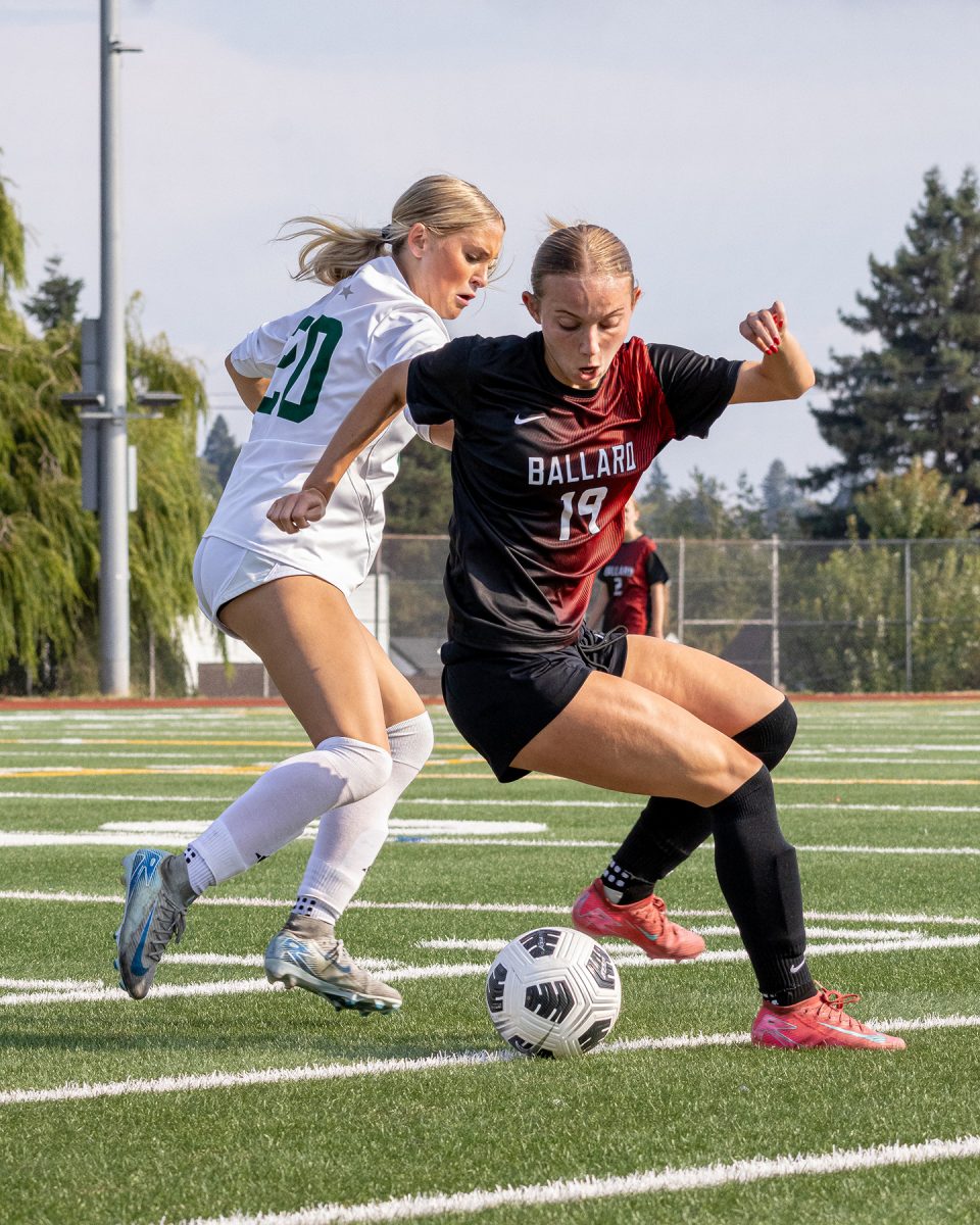 Sophomore Chloe Steinburg completes a nifty move against Skyline on Sept. 9. The Beavers lost 4-1.